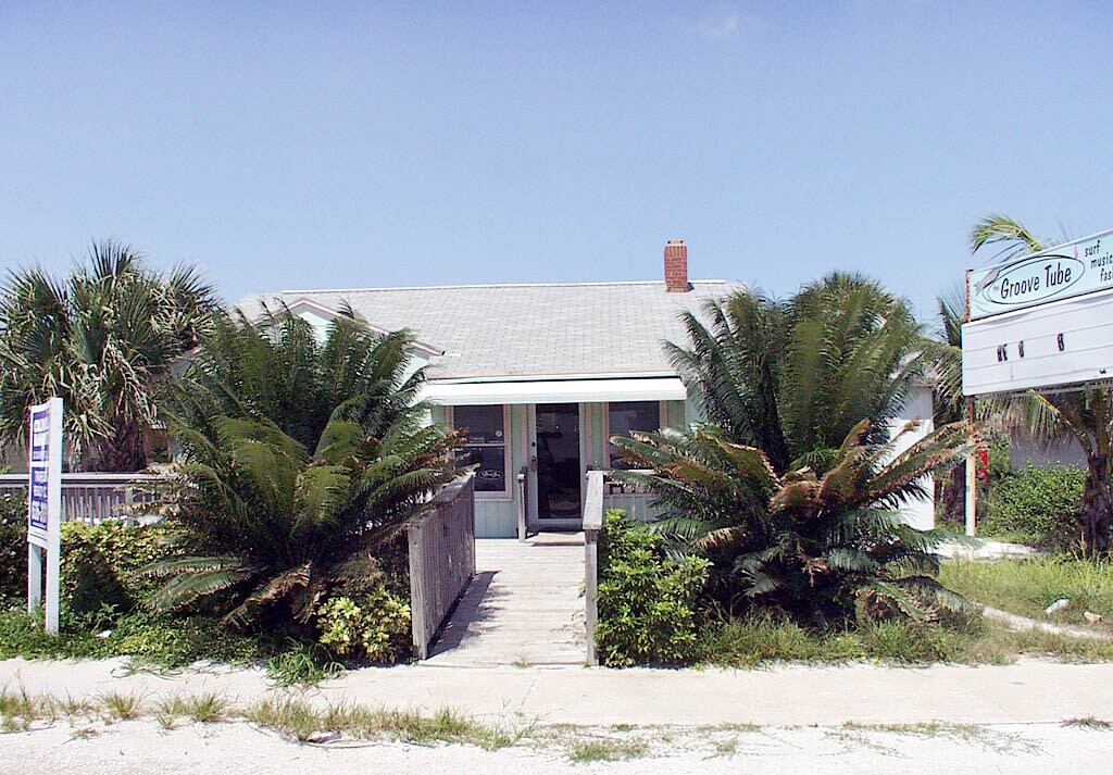 158 N Atlantic Ave, Cocoa Beach, FL à louer Photo principale– Image 1 sur 17