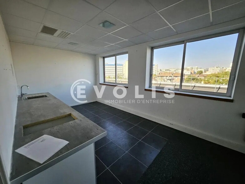 Bureau dans Arcueil à louer - Photo de l’immeuble – Image 2 sur 35