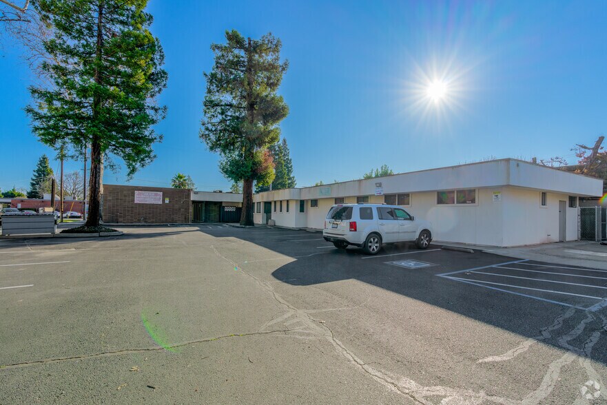 874 Plumas St, Yuba City, CA à louer - Photo de l’immeuble – Image 3 sur 9