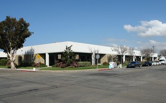 Plus de détails pour 1601-1615 Monrovia Ave, Costa Mesa, CA - Industriel/Logistique à louer