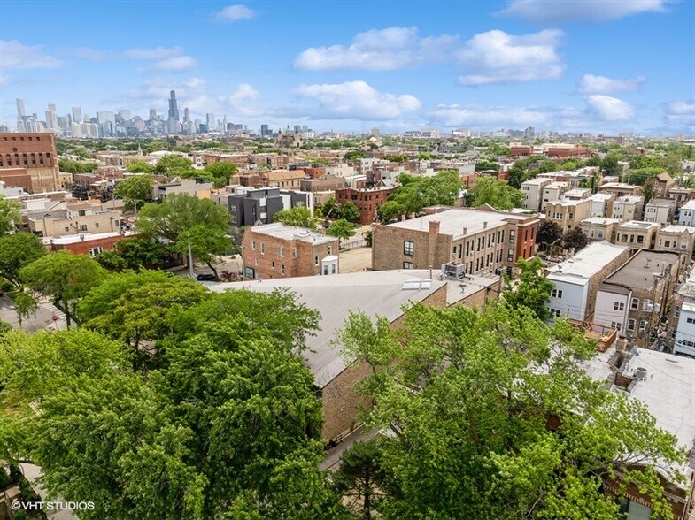 2501 W Thomas St, Chicago, IL à vendre - Photo de l’immeuble – Image 3 sur 8