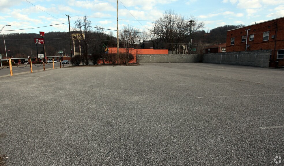 3500 Noyes Ave, Charleston, WV à vendre - Photo de l’immeuble – Image 2 sur 10
