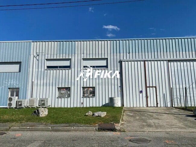 Plus de détails pour Local d’activités à vendre