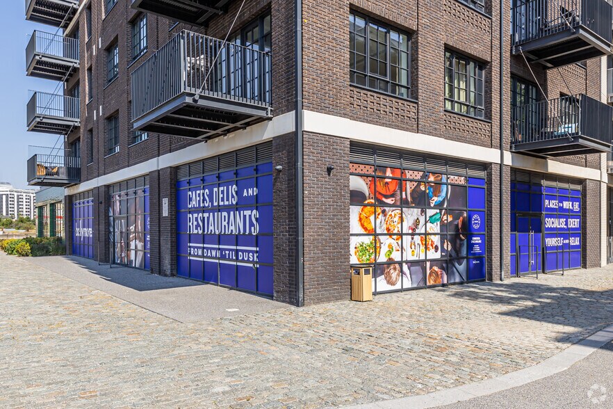78 Orchard Pl, Londres à louer - Photo de l’immeuble – Image 2 sur 4