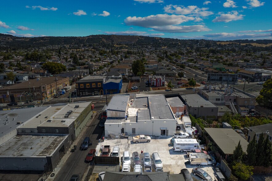 7201 International Blvd Blvd, Oakland, CA à vendre - Photo de l’immeuble – Image 2 sur 10