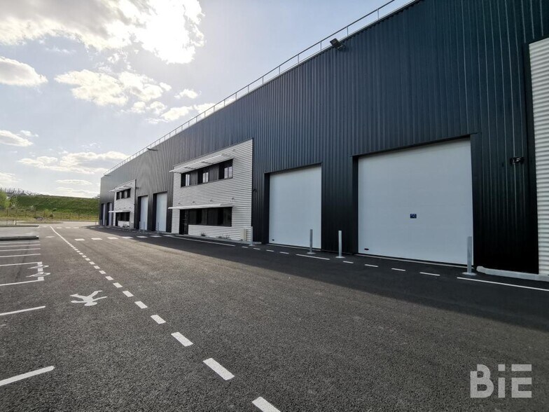Industriel/Logistique dans Ambarès-et-Lagrave à louer - Photo de l’immeuble – Image 3 sur 11