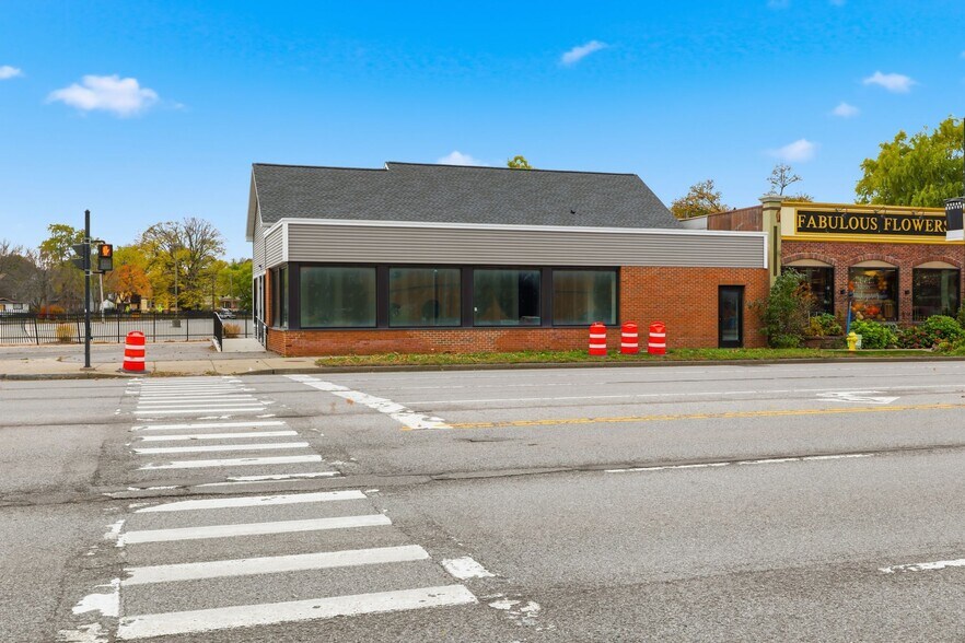 211 W Ridge Rd, Rochester, NY à vendre - Photo de l’immeuble – Image 3 sur 36