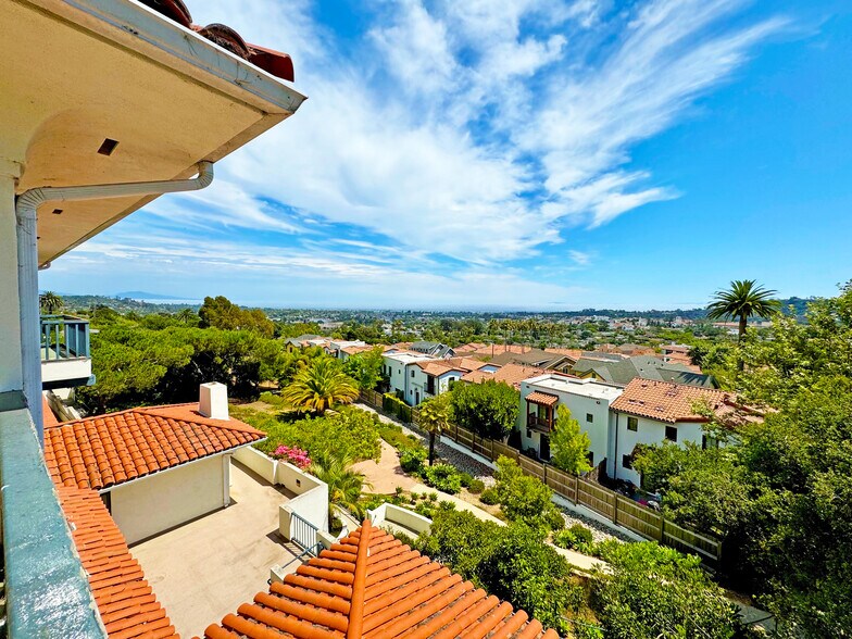 1621 Grand Ave, Santa Barbara, CA à vendre - Photo de l’immeuble – Image 2 sur 28