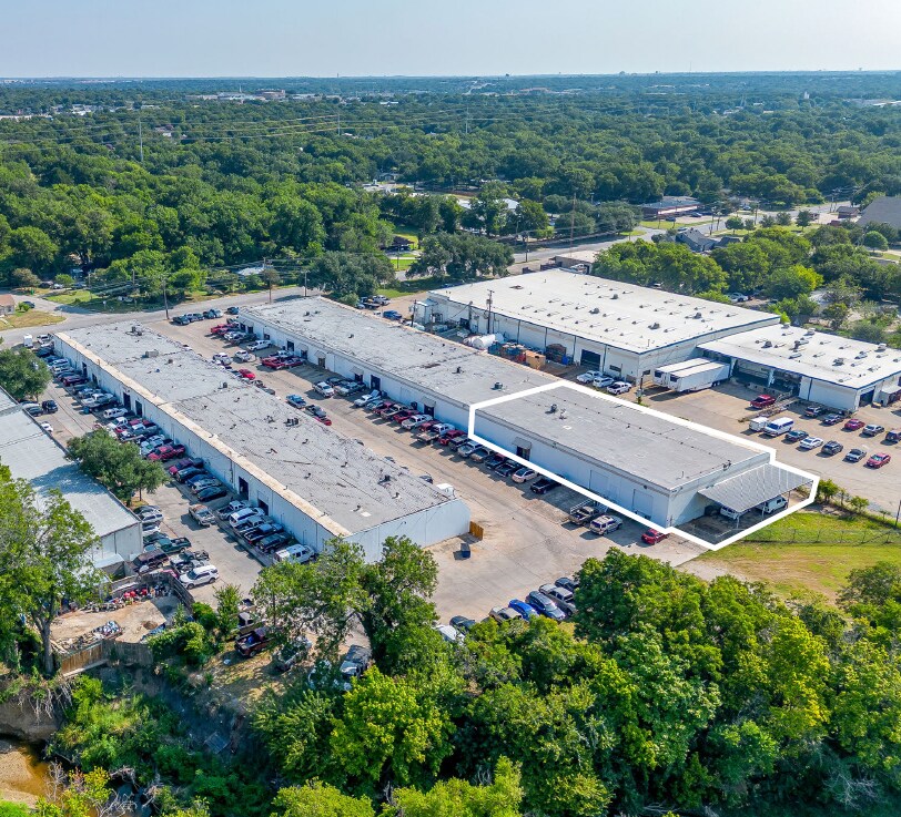 5520 Midway Rd, Haltom City, TX à louer Photo de l’immeuble– Image 1 sur 9