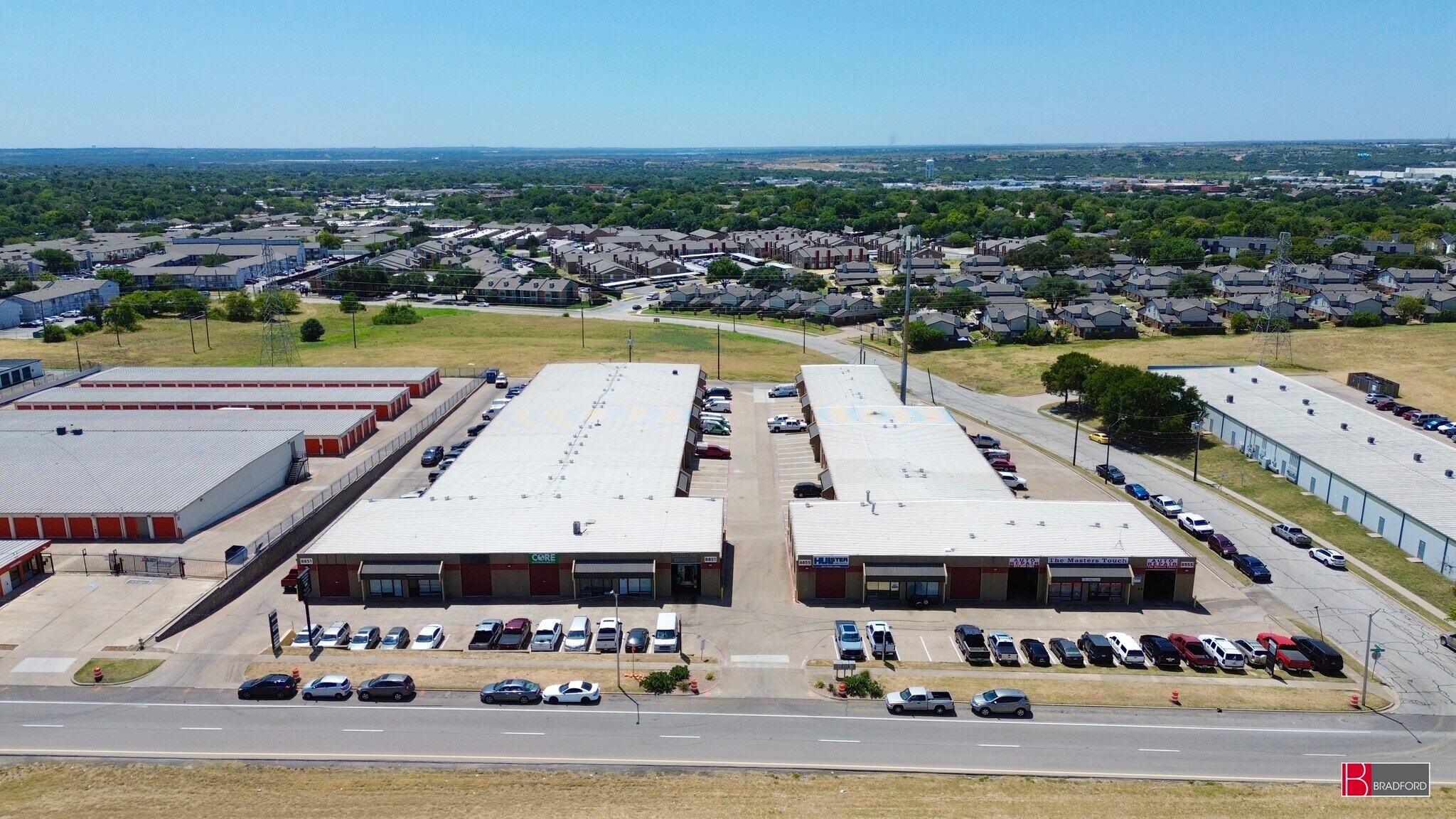 8851 West Fwy, Fort Worth, TX à louer Photo de l’immeuble– Image 1 sur 12