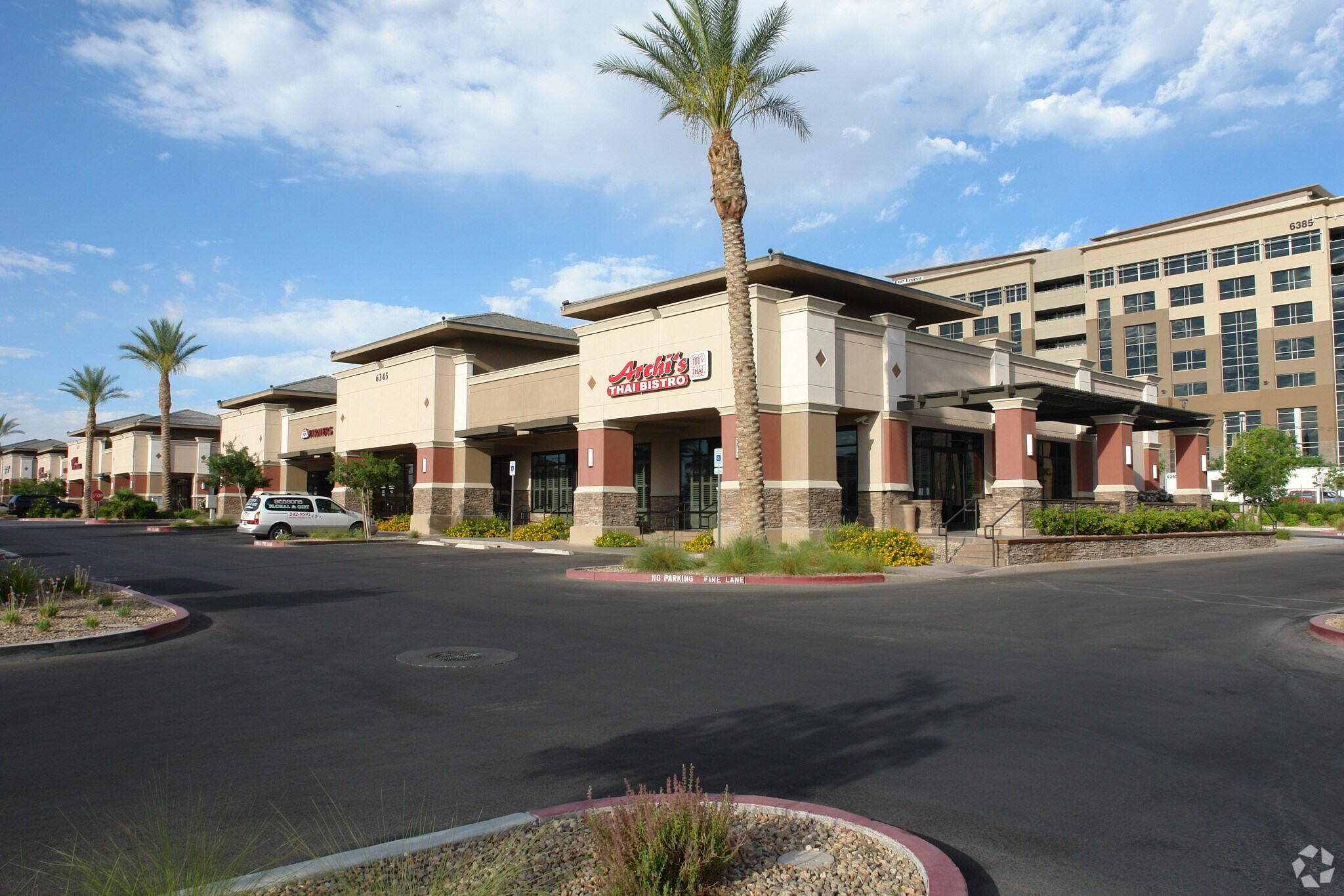 6315 S Rainbow Blvd, Las Vegas, NV à louer Photo principale– Image 1 sur 15