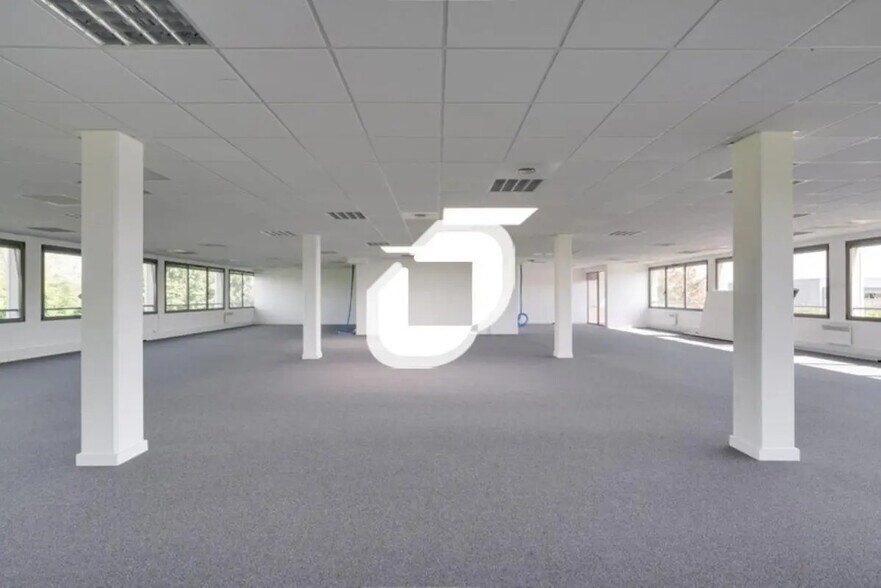 Bureau dans Montévrain à louer - Photo de l’immeuble – Image 3 sur 12