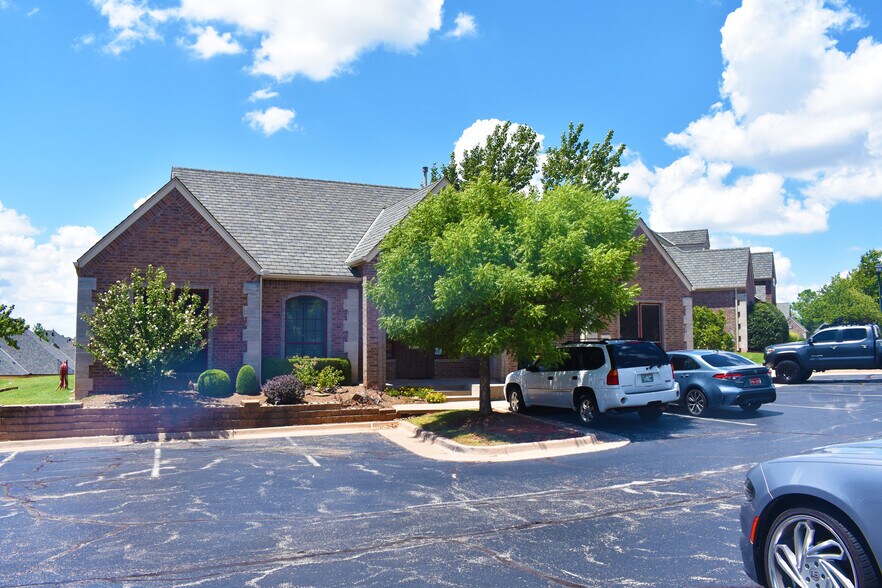 5708 NW 132nd St, Oklahoma City, OK à louer - Photo de l’immeuble – Image 2 sur 7