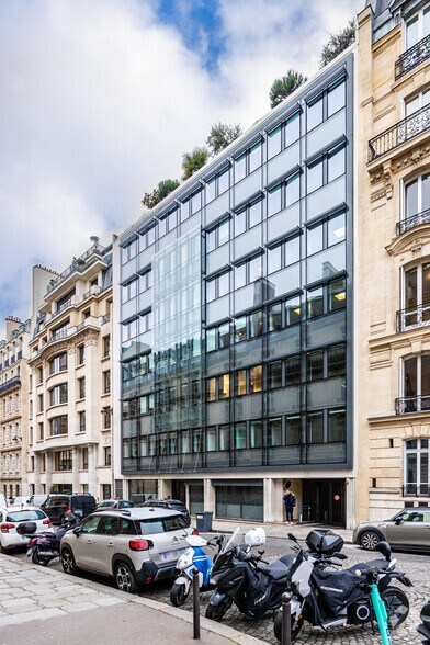 Rue De Téhéran, Paris à vendre - Photo de l’immeuble – Image 2 sur 7