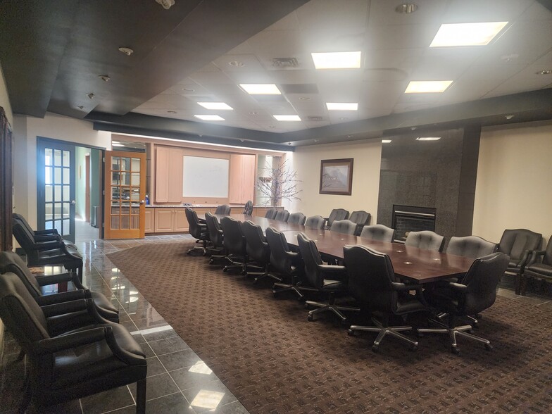 500 E 4th St, Odessa, TX à louer - Photo de l’immeuble – Image 3 sur 4