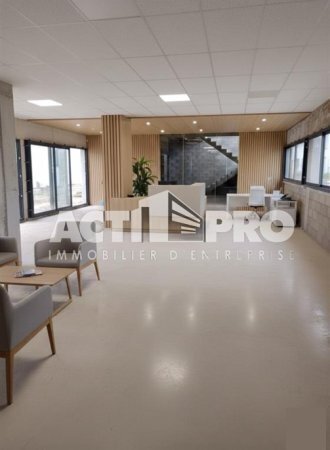 Plus de détails pour Bureau à vendre