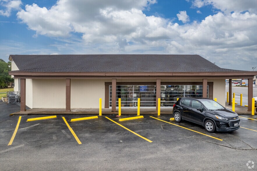 2015 Richey St, Pasadena, TX à louer - Photo de l’immeuble – Image 3 sur 6