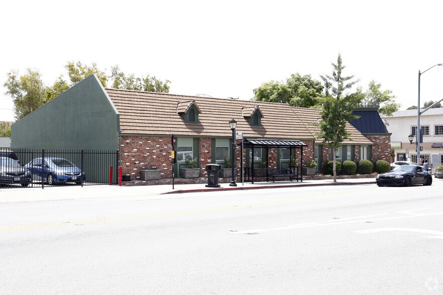 400-406 N Maclay Ave, San Fernando, CA à vendre - Photo de l’immeuble – Image 2 sur 4