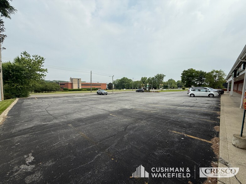24674-24700 Euclid Ave, Euclid, OH à louer - Photo de l’immeuble – Image 3 sur 5