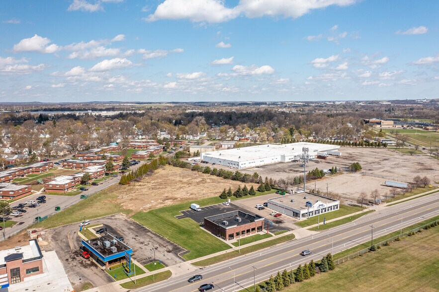 1065 N Perry St, Pontiac, MI à vendre - Photo de l’immeuble – Image 3 sur 10