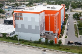 Plus de détails pour 650-660 NW 30th St, Miami, FL - Industriel/Logistique à louer