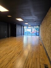 2886 N Milwaukee Ave, Chicago, IL à louer Photo de l’immeuble– Image 2 sur 9