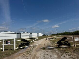 Plus de détails pour 463 Texas Heritage Dr, La Vernia, TX - Spécialisé à vendre