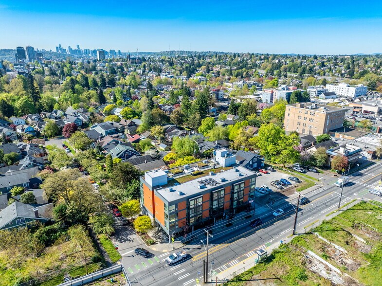 1319 NE 65th St, Seattle, WA à vendre - Photo de l’immeuble – Image 2 sur 33