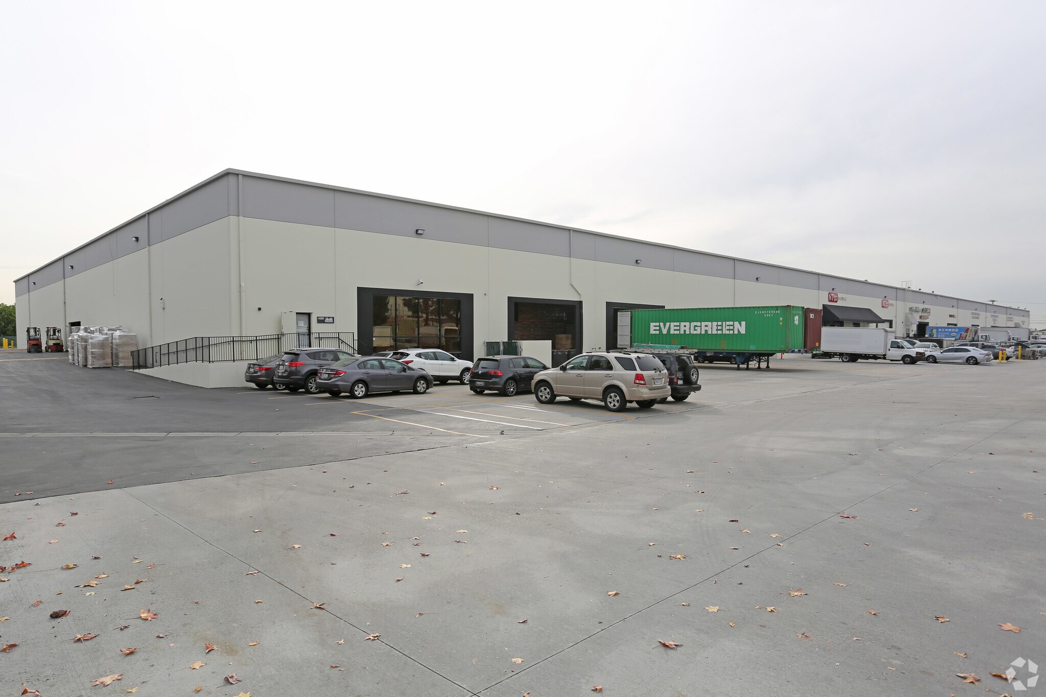 4300-4380 Baldwin Ave, El Monte, CA à louer Photo principale– Image 1 sur 4