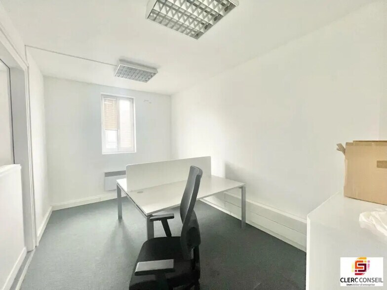 Bureau dans Rouen à louer - Photo de l’immeuble – Image 2 sur 12