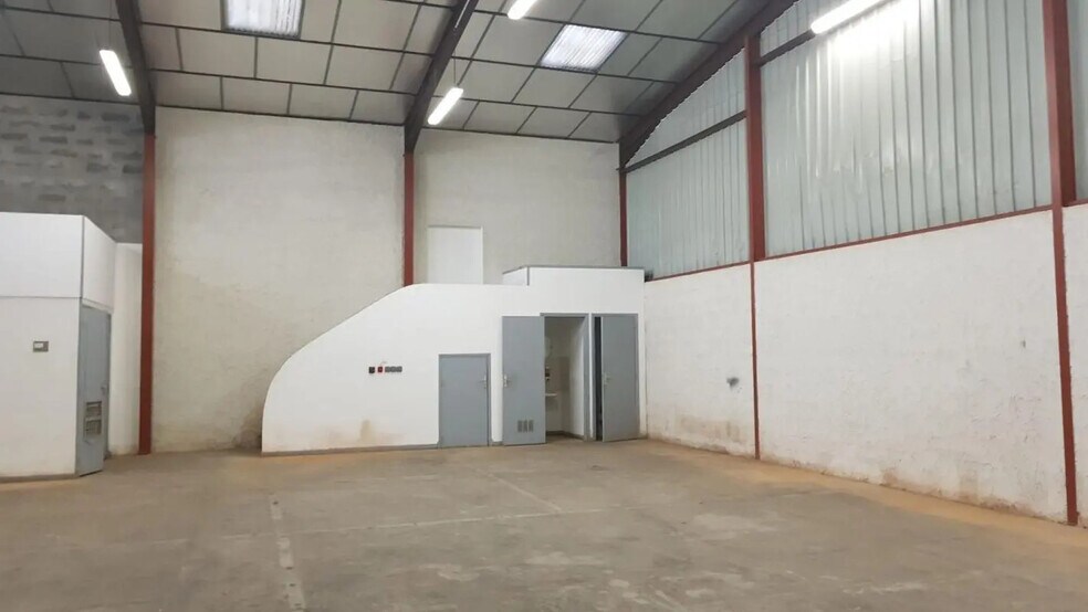 Bureau dans Flassans-sur-Issole à louer - Photo intérieure – Image 3 sur 4