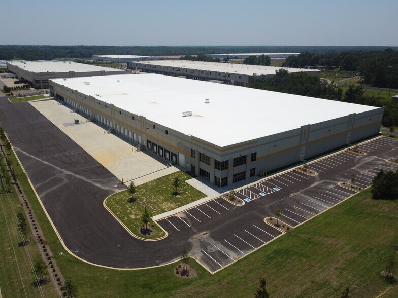 5899 FedEx Ln, Olive Branch, MS à louer - Photo de l’immeuble – Image 3 sur 6