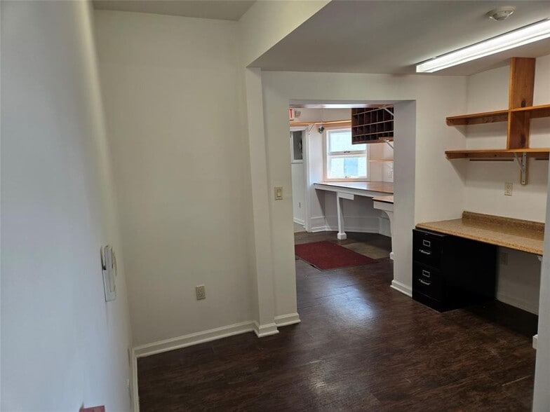 130 E Central Ave, Pearl River, NY à louer - Photo intérieure – Image 3 sur 20