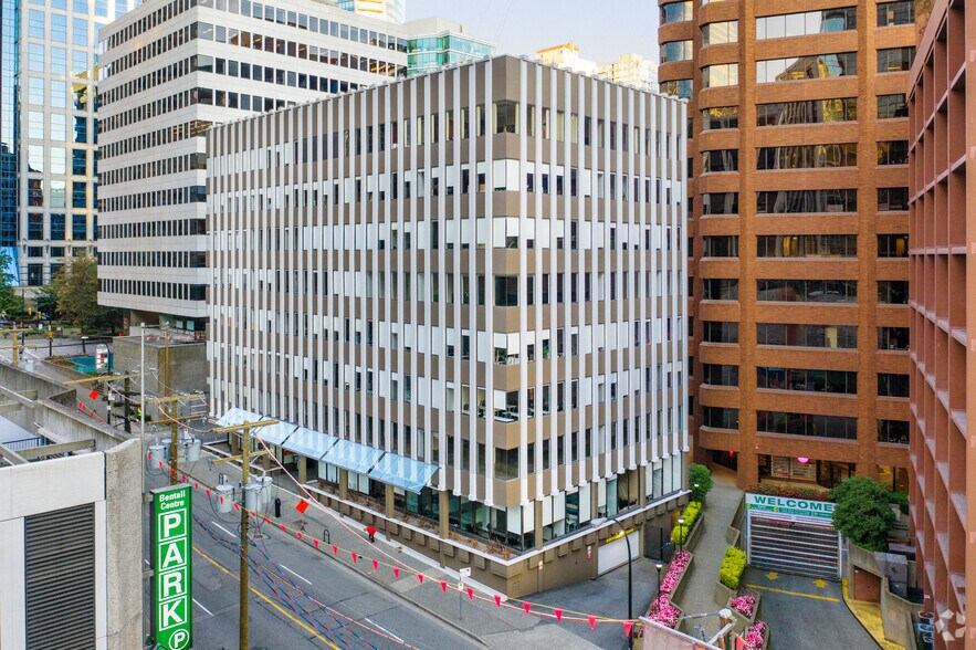 535 Thurlow St, Vancouver, BC à louer - Photo de l’immeuble – Image 2 sur 19