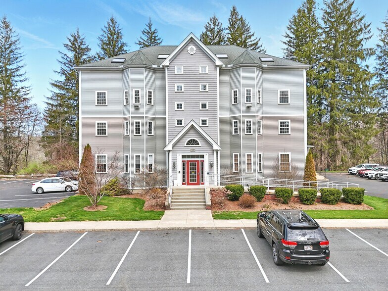 15 Bridge St, Belchertown, MA à vendre - Photo de l’immeuble – Image 3 sur 29