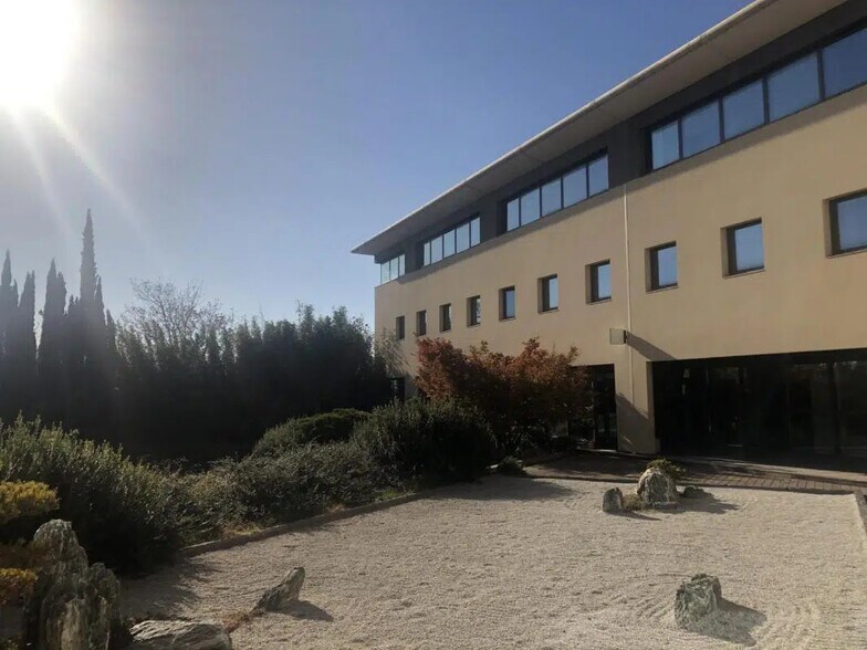 Bureau dans Marseille à louer - Photo de l’immeuble – Image 2 sur 15