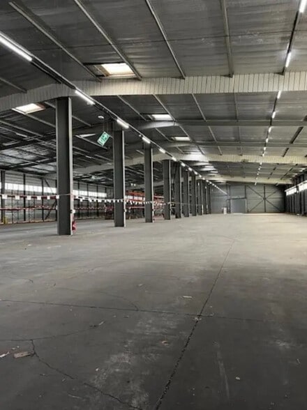 Industriel/Logistique dans Gignac-la-Nerthe à louer - Photo de l’immeuble – Image 3 sur 10