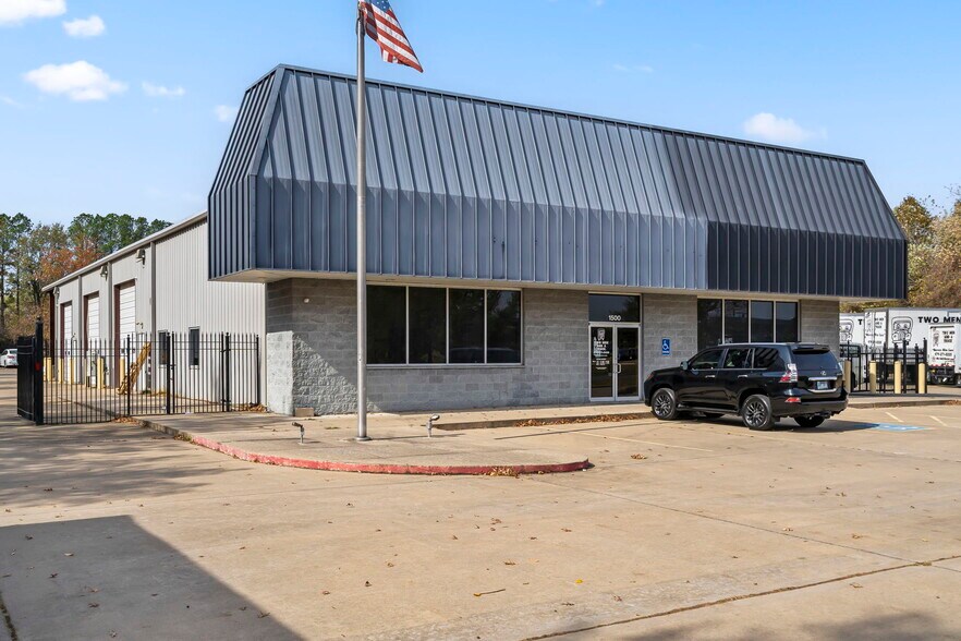 1500 Phyllis St, Bentonville, AR à vendre - Photo de l’immeuble – Image 1 sur 29