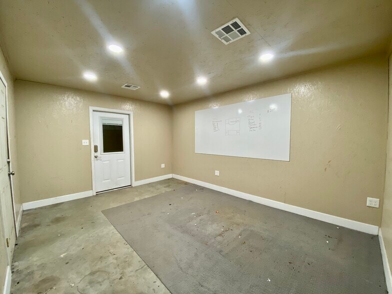 6556-6560 Westwood Blvd, Beaumont, TX à louer - Photo de l’immeuble – Image 3 sur 17