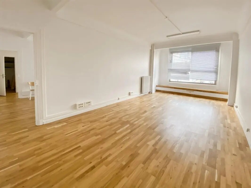 Bureau dans Paris à louer Photo de l’immeuble– Image 1 sur 10