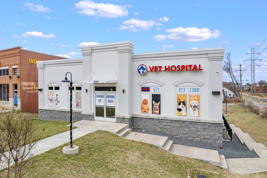 45441 Ruritan Cir, Sterling, VA à louer - Photo de l’immeuble – Image 2 sur 32