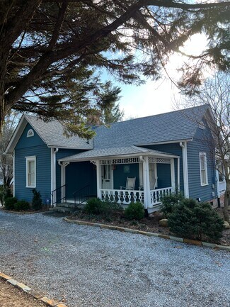Plus de détails pour 2731 Greenville Hwy, Flat Rock, NC - Bureau à louer
