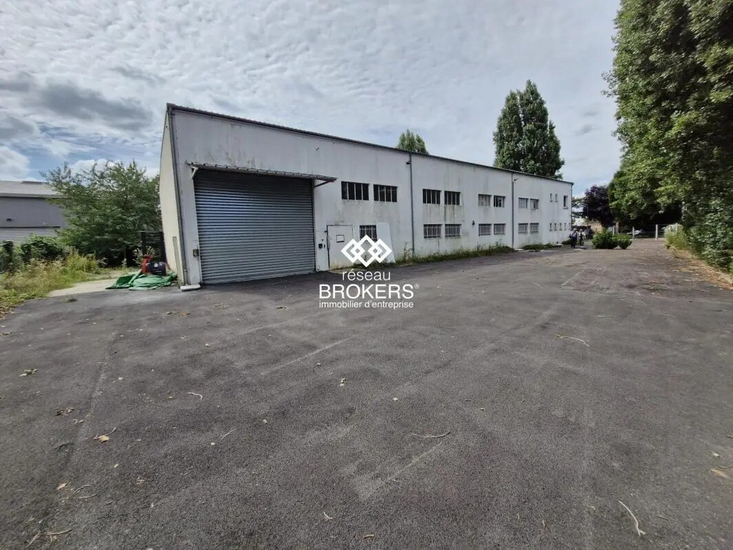 Industriel/Logistique dans Lagny-sur-Marne à louer Photo de l’immeuble– Image 1 sur 9