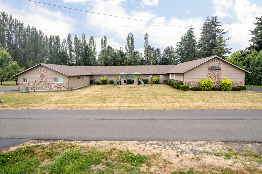 1435 33rd Ave, Longview, WA à vendre - Photo de l’immeuble – Image 3 sur 40