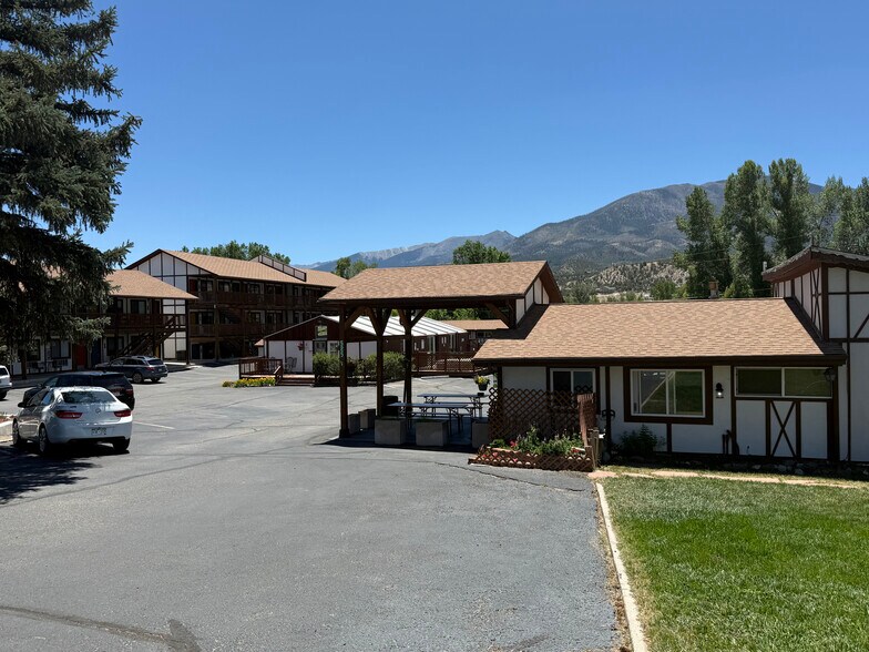 525 W Rainbow Blvd, Salida, CO à vendre - Photo de l’immeuble – Image 2 sur 39
