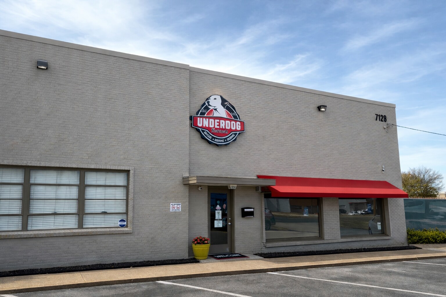 1915 Empire Central, Dallas, TX à louer Photo principale– Image 1 sur 25