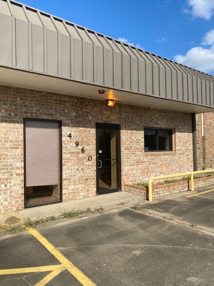 4960 Washington Blvd, Beaumont, TX à louer - Photo de l’immeuble – Image 1 sur 5