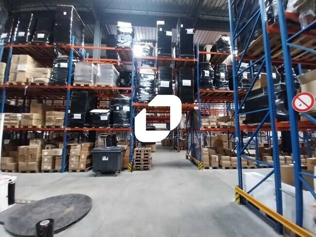 Plus de détails pour Bureau, Local d'activités à louer