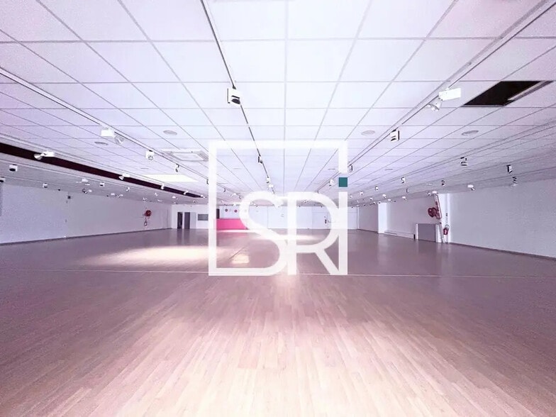 Local commercial dans Cournon-d'Auvergne à louer - Photo intérieure – Image 1 sur 10