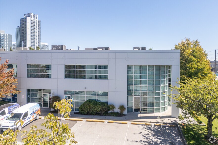 625 W Kent Ave, Vancouver, BC à louer - Photo de l’immeuble – Image 3 sur 5